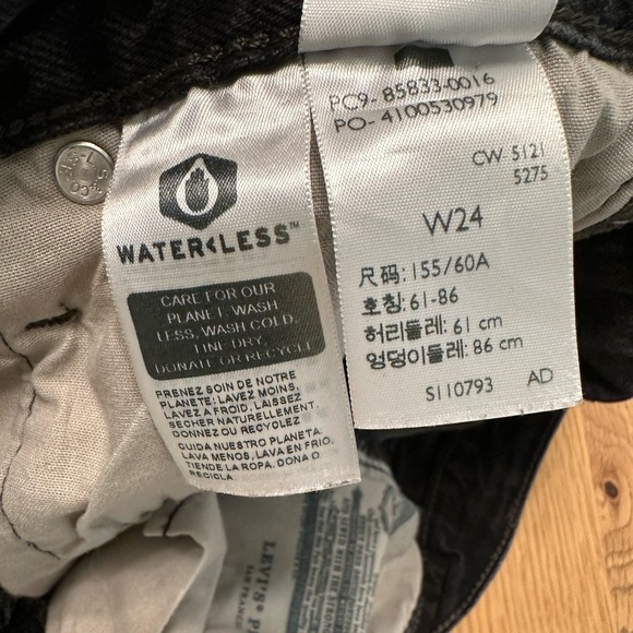 Levi’s 501® Original High Rise Mid-Thigh Women's Shorts - Picture 7 of 7